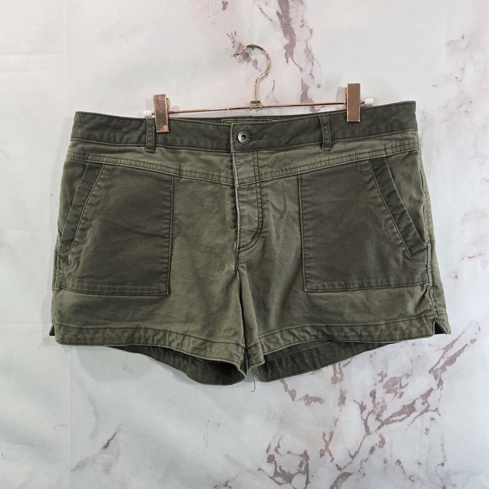 Women’s Casual Utility Shorts - Olive Green